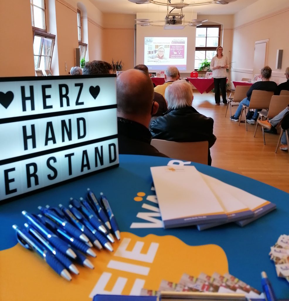 Werbeartikel BVB Freie Wähler auf Tisch