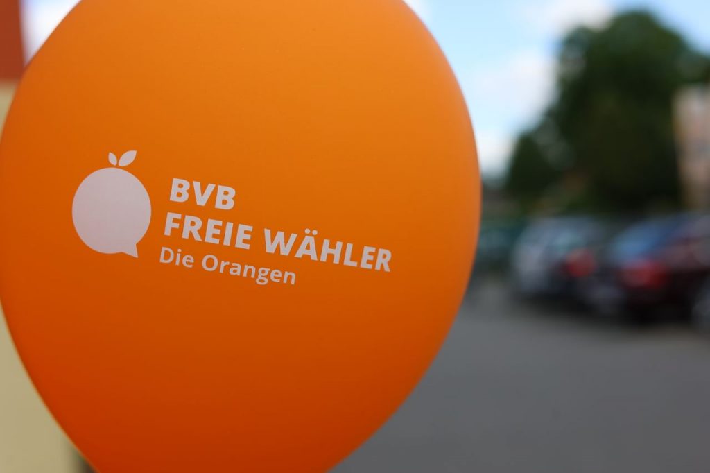 oranger Luftballon