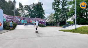 Skater auf Skateanlage