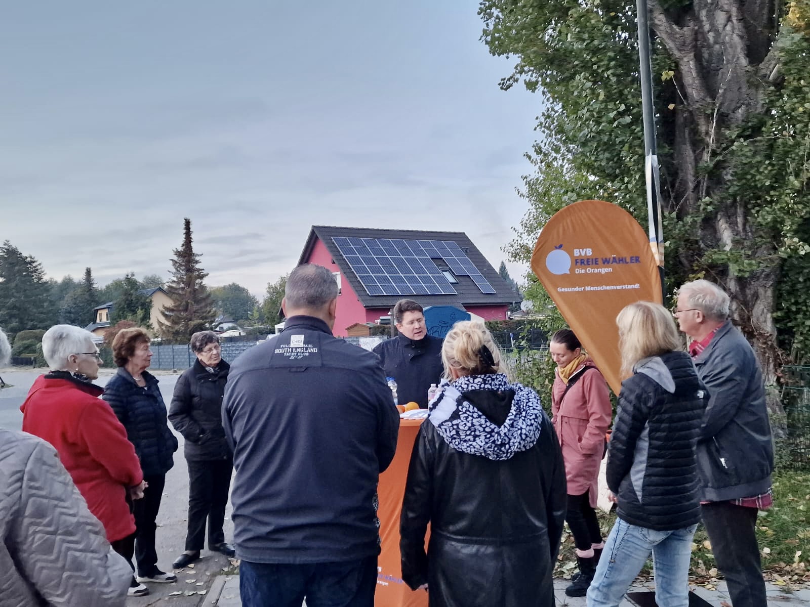 Speakers' Corner Eichwerder, viele Anwohner, Nadine Schnittke, Péter Vida