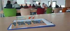 Mensa, Tisch mit Flyer Grundsteuer